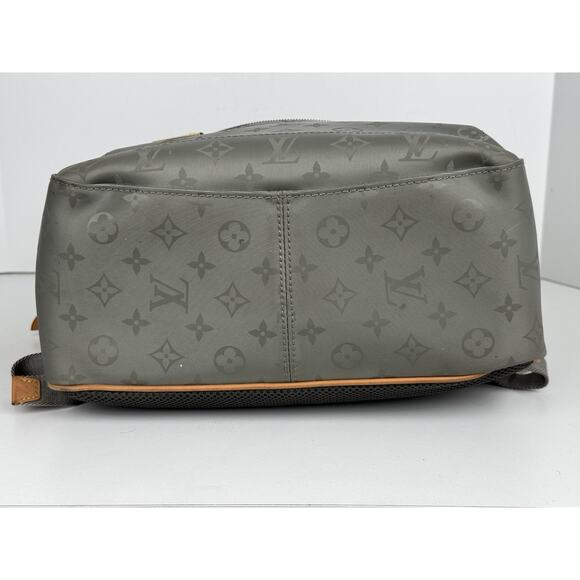 Louis Vuitton Monogram Gray Nylon Backpack Gold Hardware R-1 - Picture 7 of 16